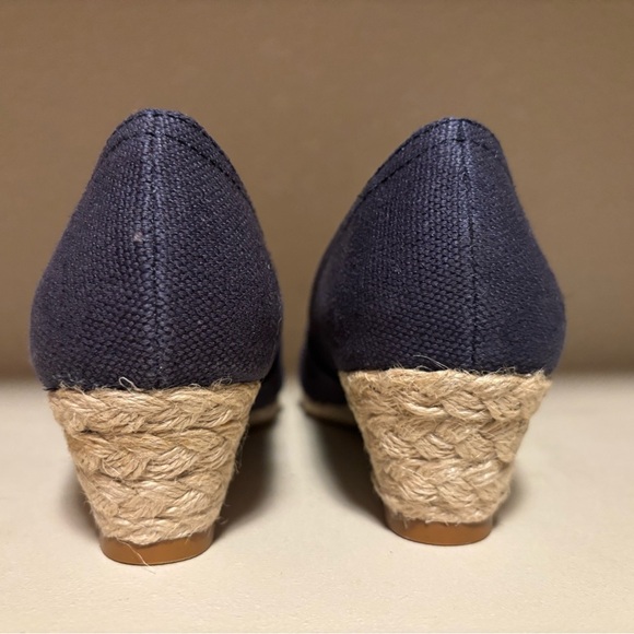 Kelly & Katie Navy Peep Toe Espadrille Flats Size 6.5 - Picture 3 of 7